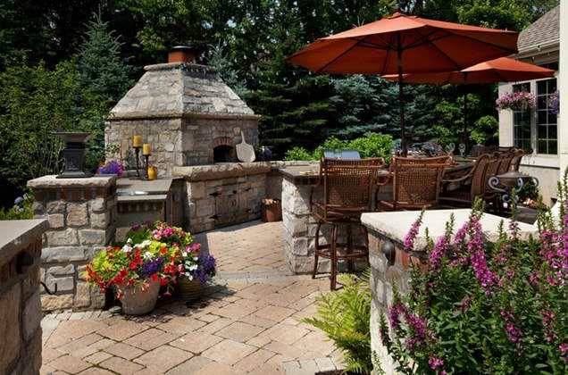 7 Stunning Outdoor Fireplace Ideas