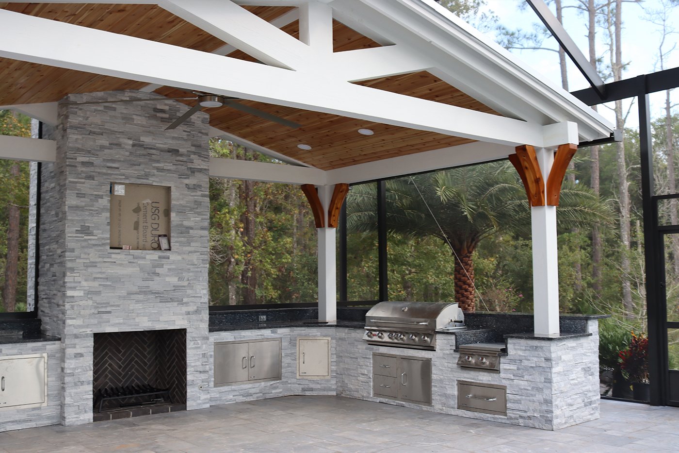 Selecting the Right Materials for Your Outdoor Kitchen