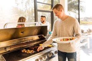 How to Choose the Right Grill for Your Outdoor Kitchen